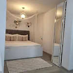 בית אירוח Alexandra House