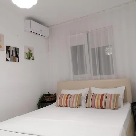 Alexandra House Homestay szállás *