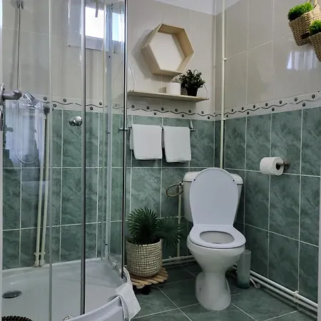 Alexandra House Ubytování v soukromí *